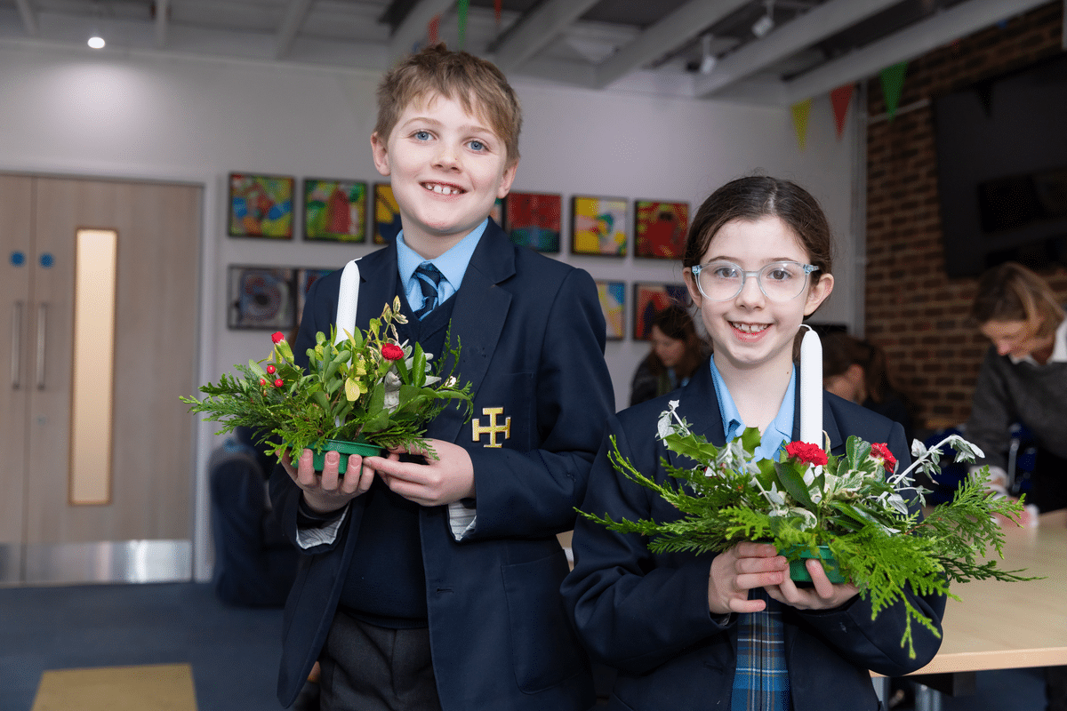 LAUNCH – Christmas Table Decorations